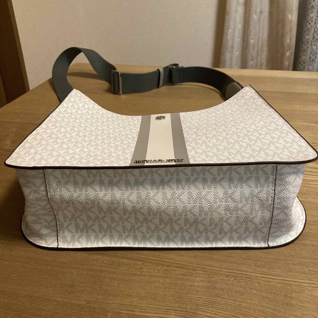 未使用♡マイケルコース♡ショルダーバック♡ホワイト系