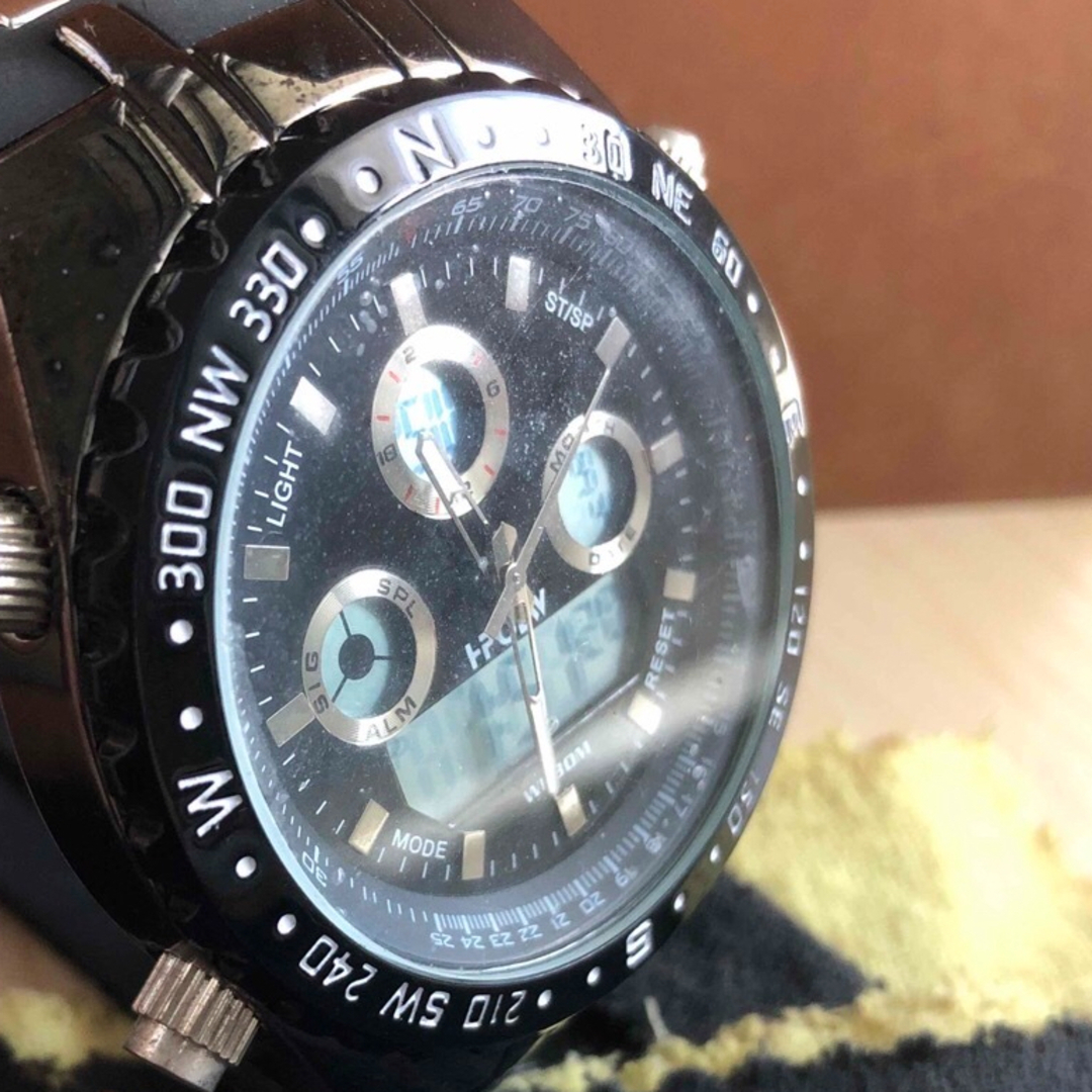 クロノグラフ腕時計　デジタルとアナログ針 メンズの時計(腕時計(デジタル))の商品写真