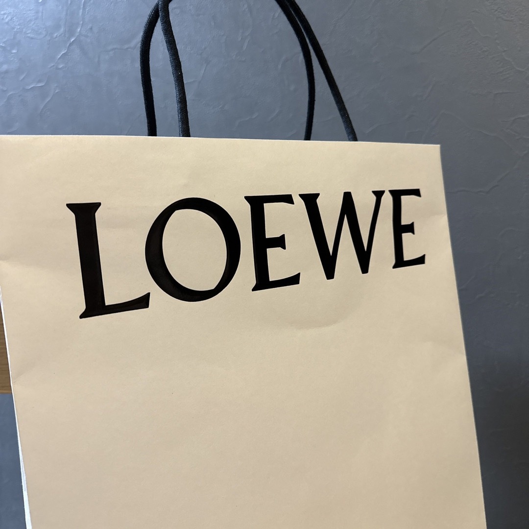 LOEWE(ロエベ)のロエベ　loewe ショッパー 紙袋 ショップ袋 袋 ブランド レディースのバッグ(ショップ袋)の商品写真