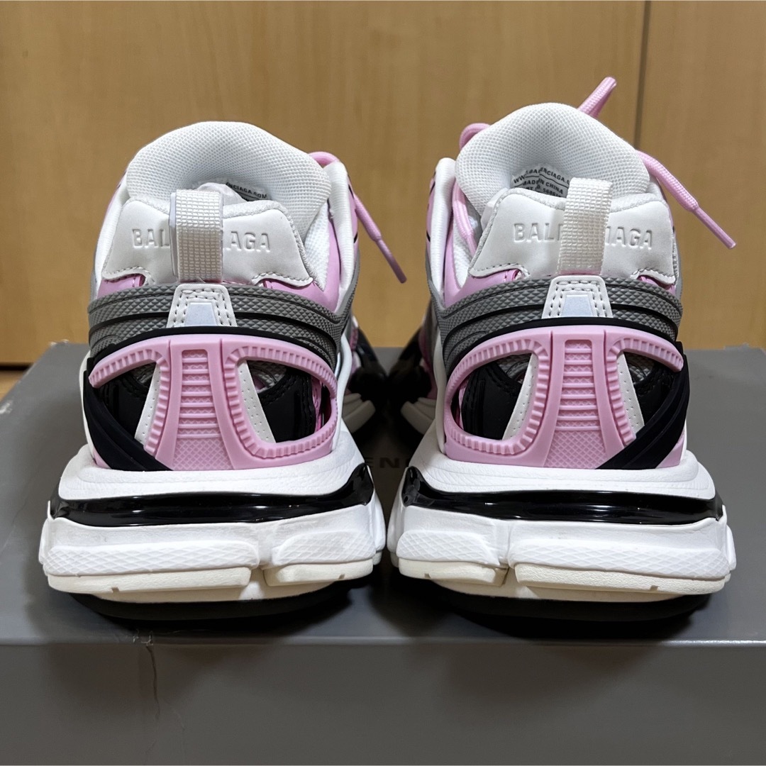 Balenciaga(バレンシアガ)の【新品未使用】 BALENCIAGA Track.2 sneaker 39 レディースの靴/シューズ(スニーカー)の商品写真