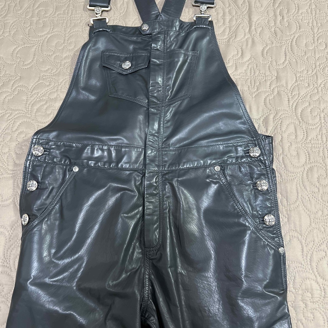 Chrome Hearts(クロムハーツ)の正規品　クロムハーツ　レザー　サロペット　オーバーオール　Mサイズ レディースのパンツ(サロペット/オーバーオール)の商品写真