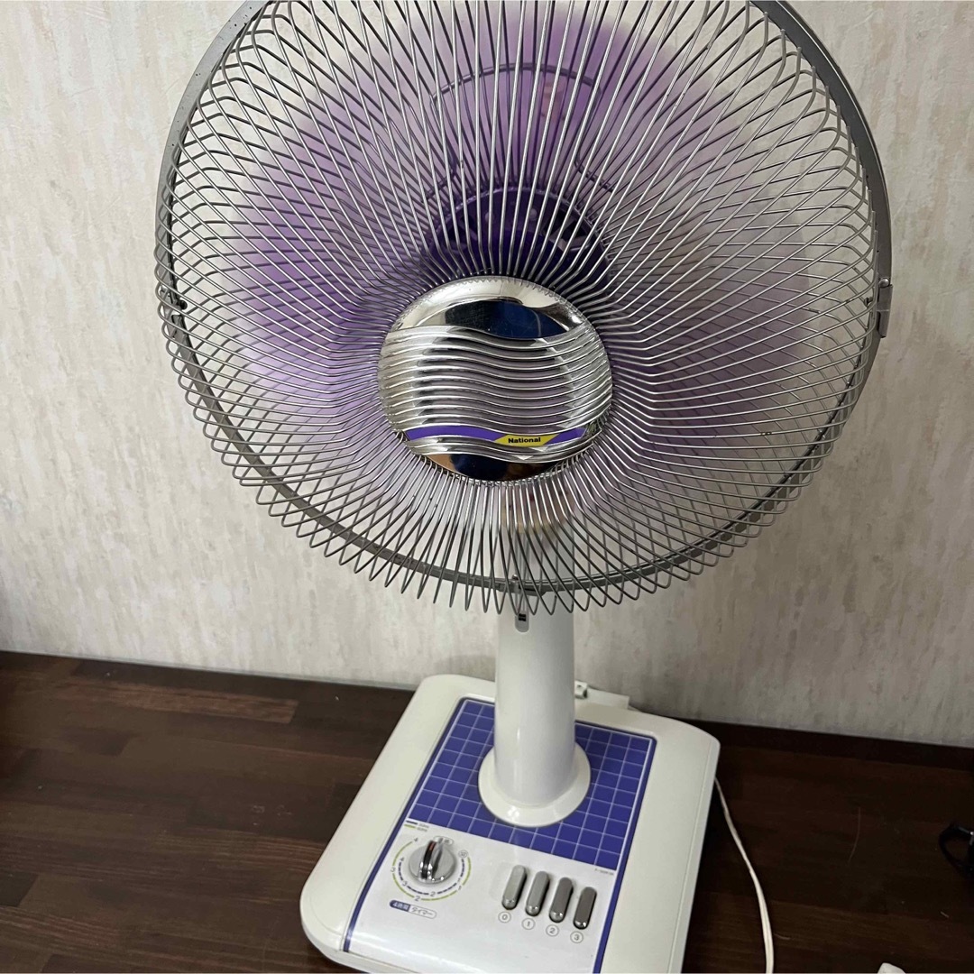 昭和レトロ扇風機　パープルファン スマホ/家電/カメラの冷暖房/空調(扇風機)の商品写真