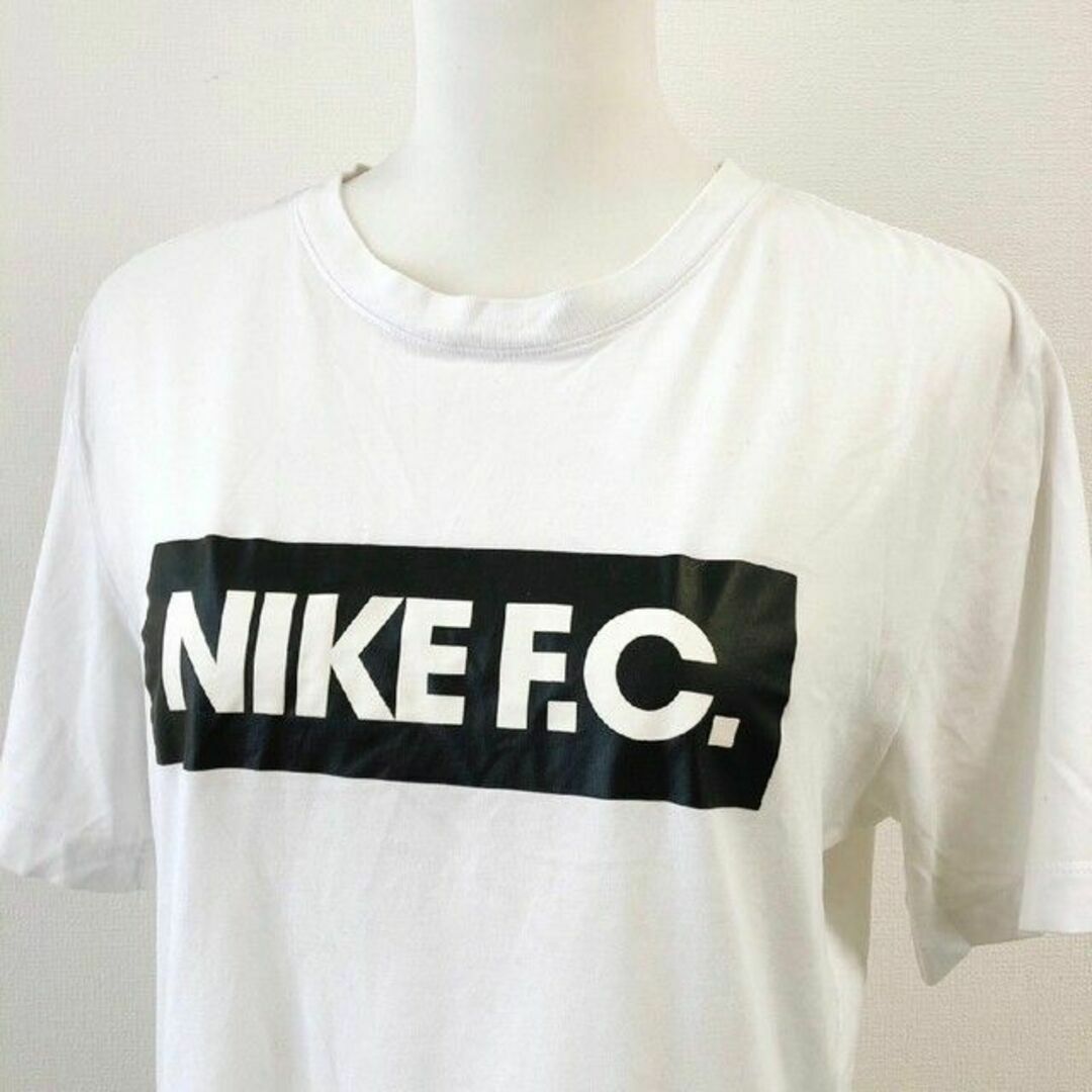 NIKE(ナイキ)のNIKE ナイキ M 半袖カットソー 半袖Tシャツ ホワイト 白 シンプル ロゴ メンズのトップス(Tシャツ/カットソー(半袖/袖なし))の商品写真