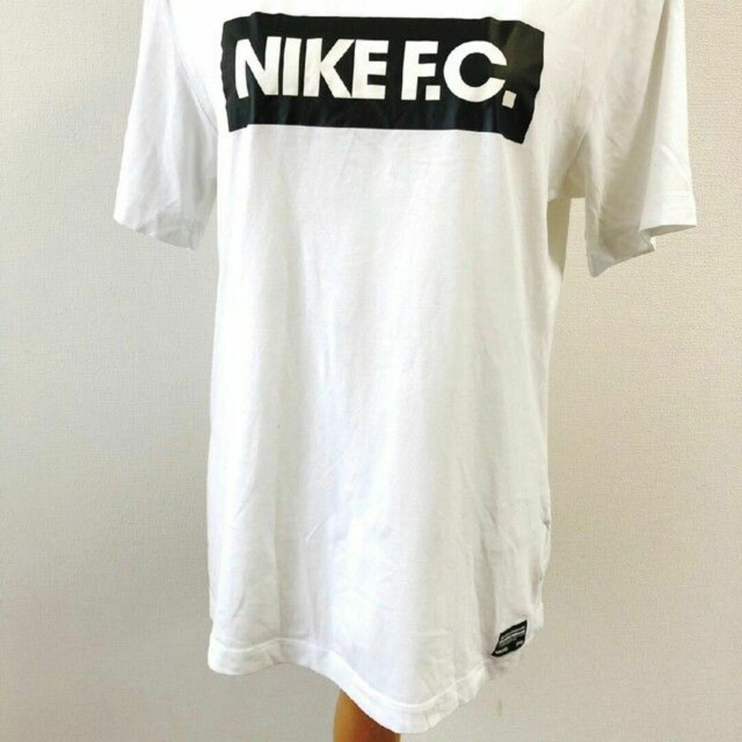 NIKE(ナイキ)のNIKE ナイキ M 半袖カットソー 半袖Tシャツ ホワイト 白 シンプル ロゴ メンズのトップス(Tシャツ/カットソー(半袖/袖なし))の商品写真