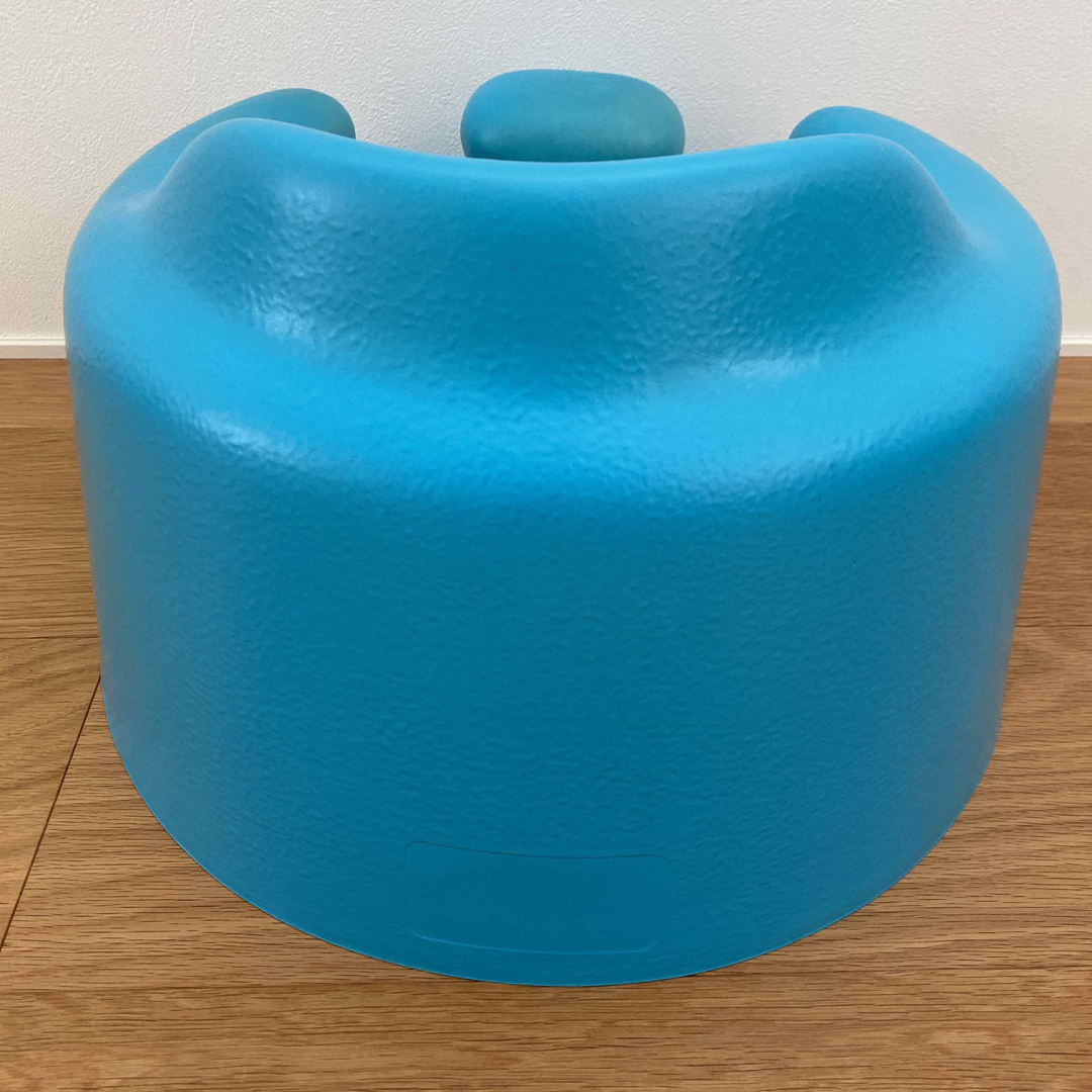 Bumbo(バンボ)の【りかたん様専用】Bumbo  バンボ ベルト付 ブルー キッズ/ベビー/マタニティのキッズ/ベビー/マタニティ その他(その他)の商品写真