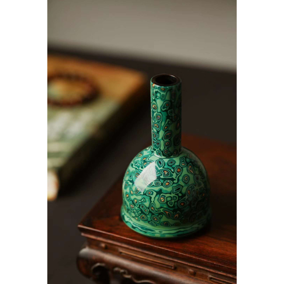 工芸品　花瓶　壺　飾り　緑　漆芸　和