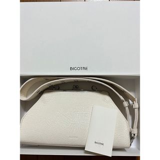 ユナイテッドアローズ(UNITED ARROWS)のBIGOTRE ERRAND WIDE BIL ホワイト(ショルダーバッグ)