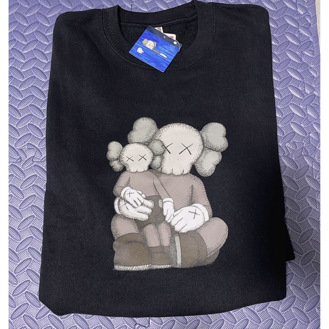 UNIQLO(ユニクロ)のカウズ KAWS ユニクロ スウェット トレーナー ブラック 長袖 メンズのトップス(スウェット)の商品写真