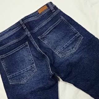 ザラ(ZARA)のZARA☆裾ジップ付き濃紺スキニーデニム☆31☆ウェスト約75cm(デニム/ジーンズ)