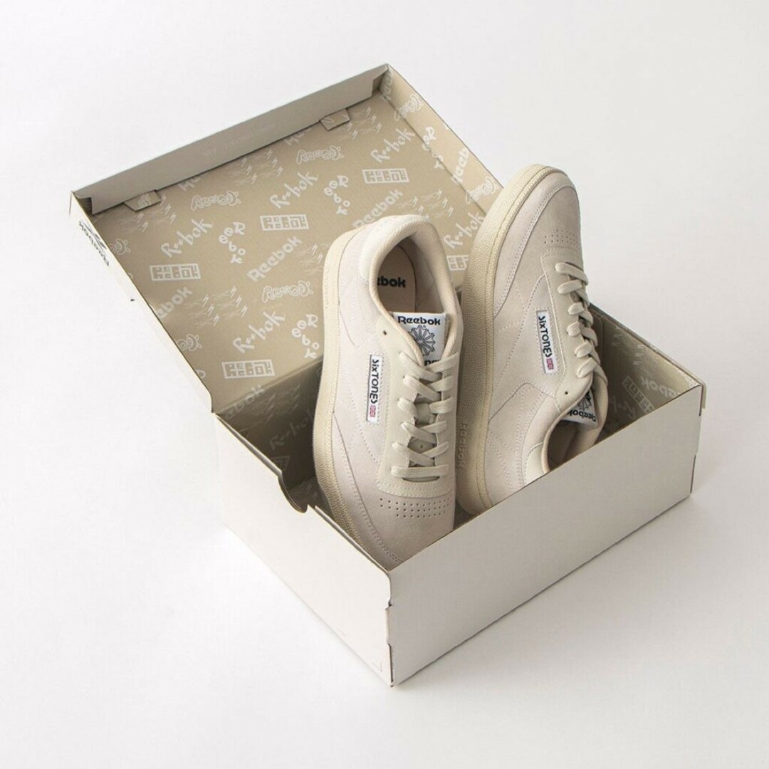 Reebok   Reebok SixTONES CLUB C  VINTAGE クリームの通販 by shop