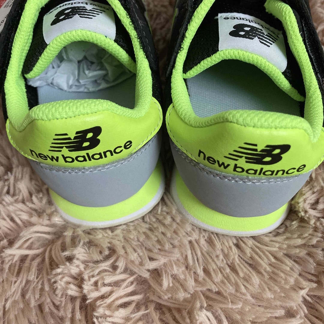 New Balance(ニューバランス)の新品　ニューバランス　スニーカー キッズ/ベビー/マタニティのキッズ靴/シューズ(15cm~)(スニーカー)の商品写真