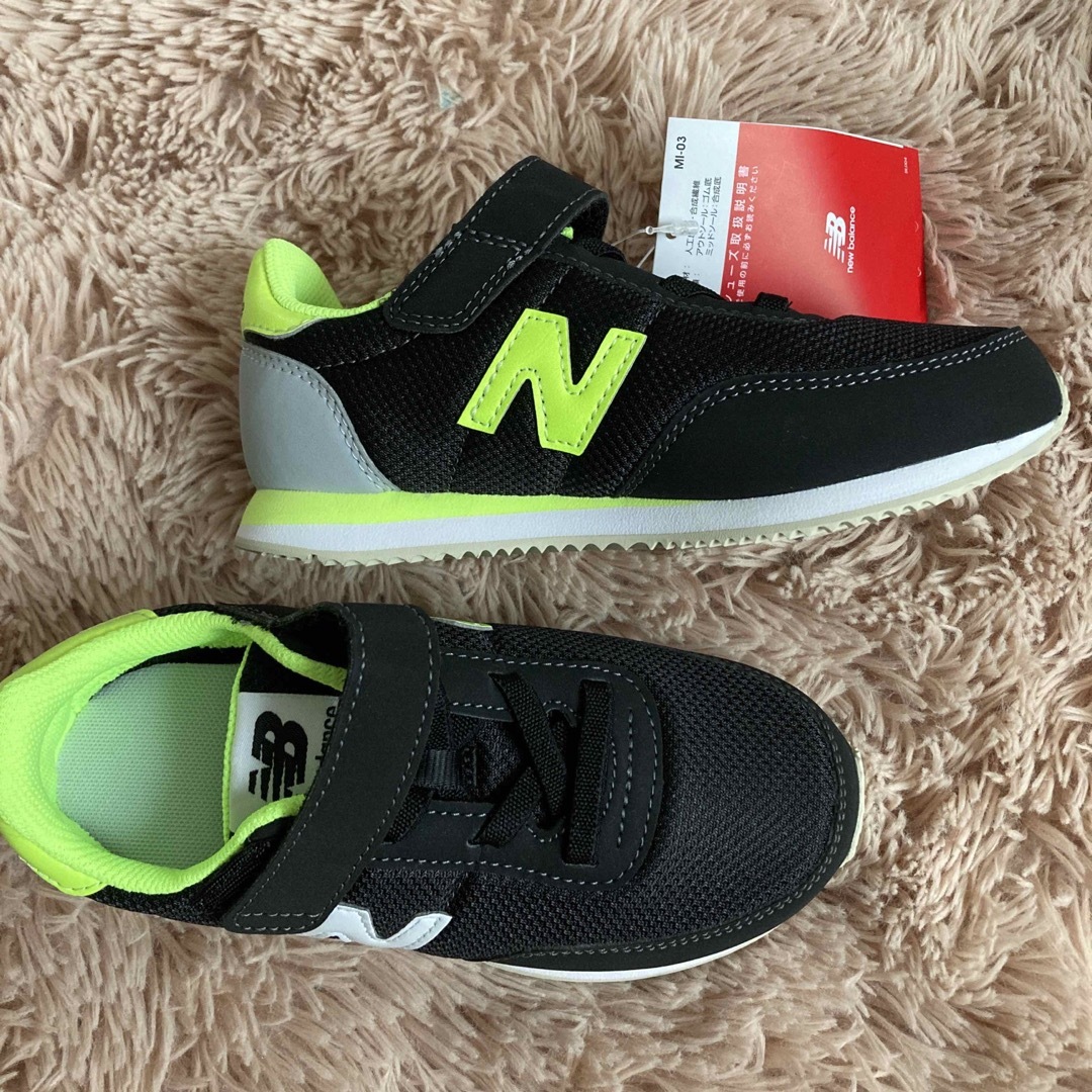 New Balance(ニューバランス)の新品　ニューバランス　スニーカー キッズ/ベビー/マタニティのキッズ靴/シューズ(15cm~)(スニーカー)の商品写真