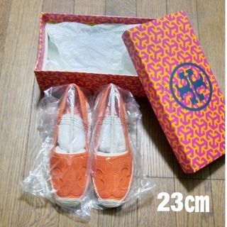 トリーバーチ(Tory Burch)の新品　トリバーチ　23cm　シューズ　靴　箱付き(ローファー/革靴)