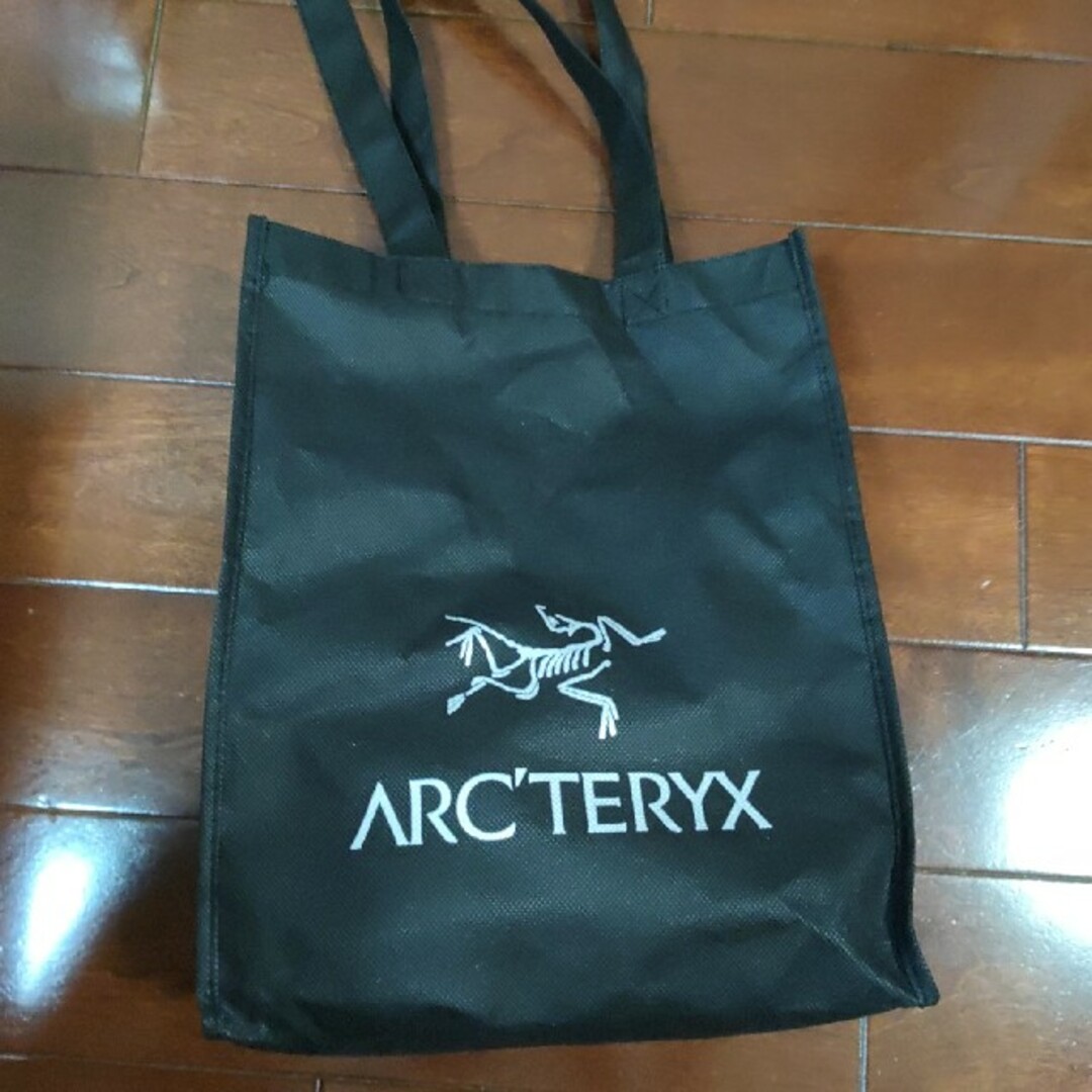 ARC'TERYX(アークテリクス)のアークテリクス紙布手提げバッグ メンズのバッグ(ショルダーバッグ)の商品写真