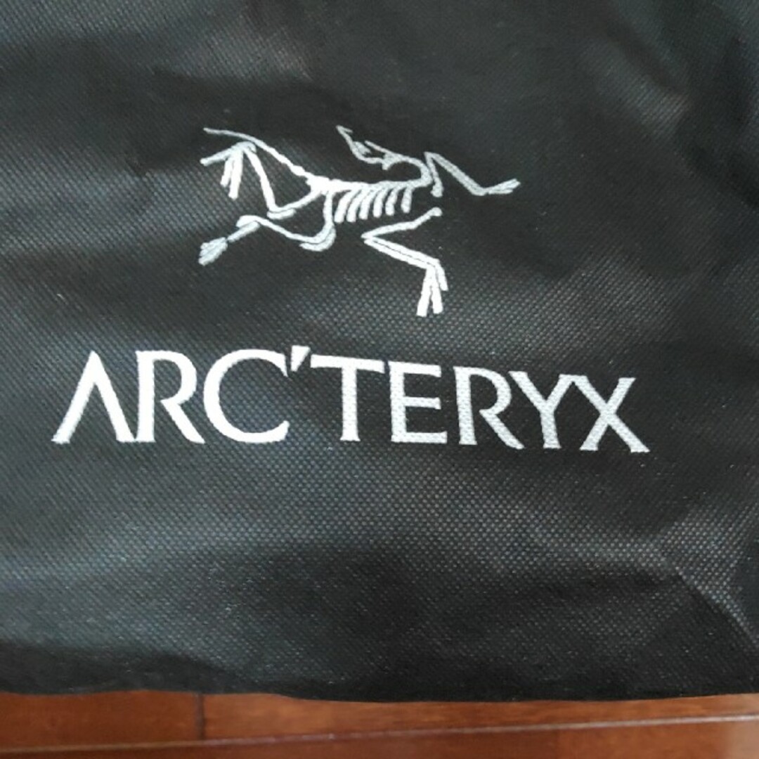 ARC'TERYX(アークテリクス)のアークテリクス紙布手提げバッグ メンズのバッグ(ショルダーバッグ)の商品写真