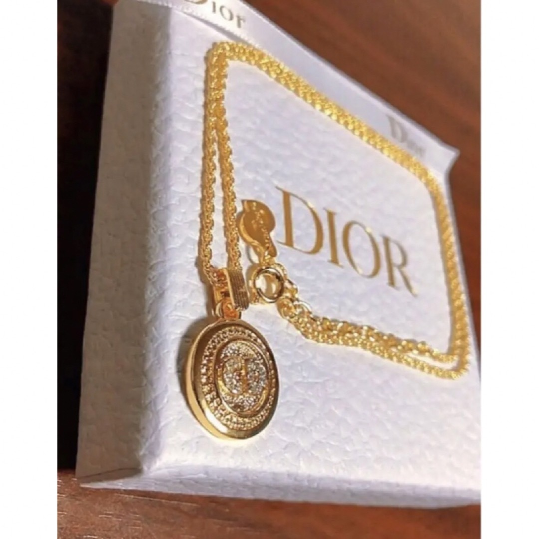 Christian Dior 可愛いCD シンプル ネックレス上品 ゴールド