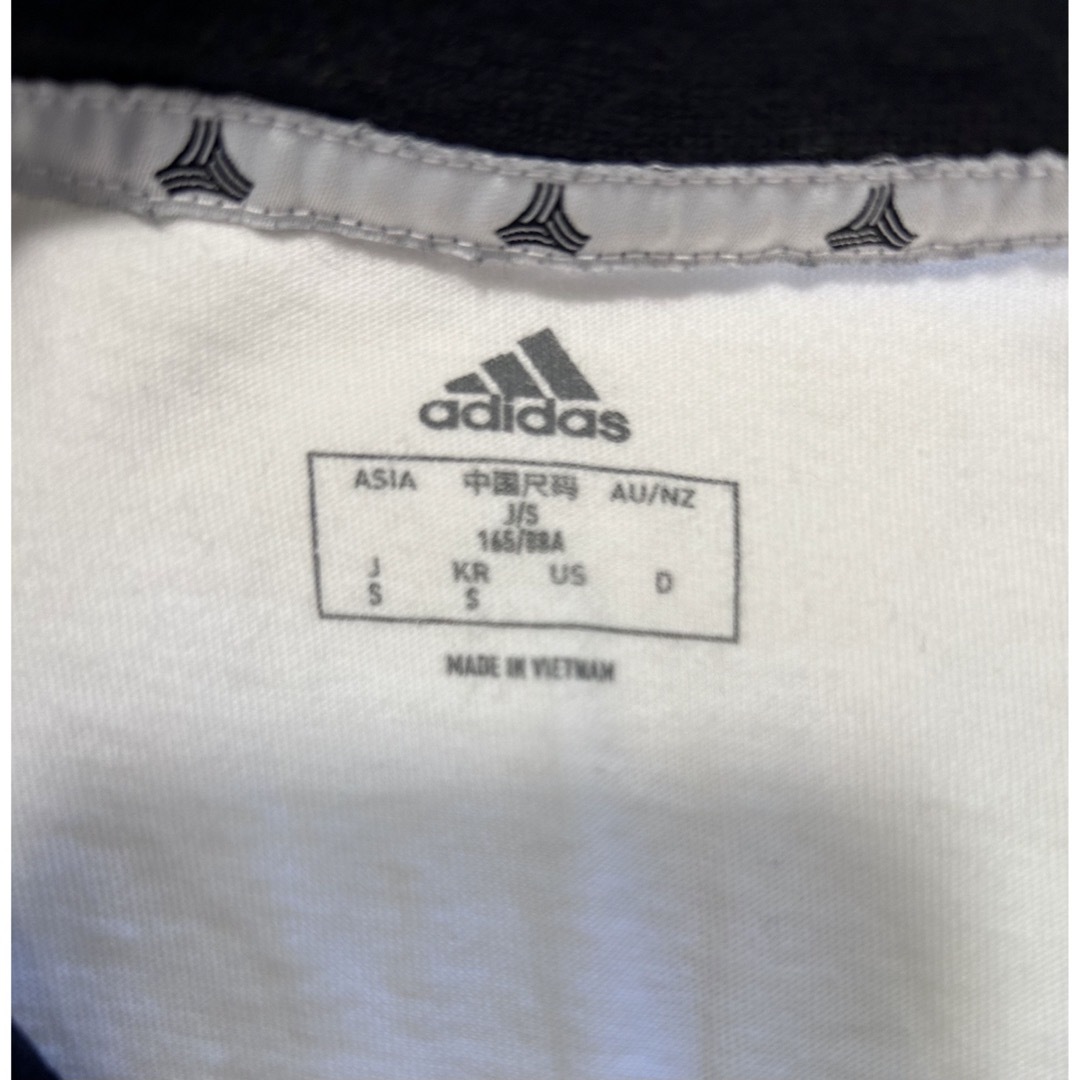 adidas(アディダス)のadidas 長袖 レディースのトップス(Tシャツ(長袖/七分))の商品写真