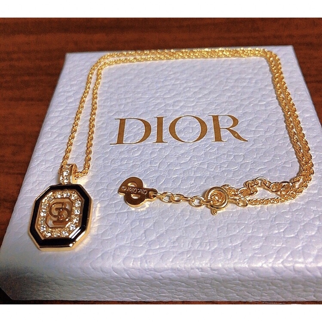 Dior ゴールド ネックレス 黒CDロゴ キラキラ gold 可愛い