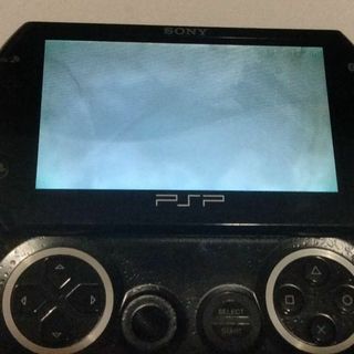 PSP go (PSP-N1000) 本体 & 社外充電ケーブル