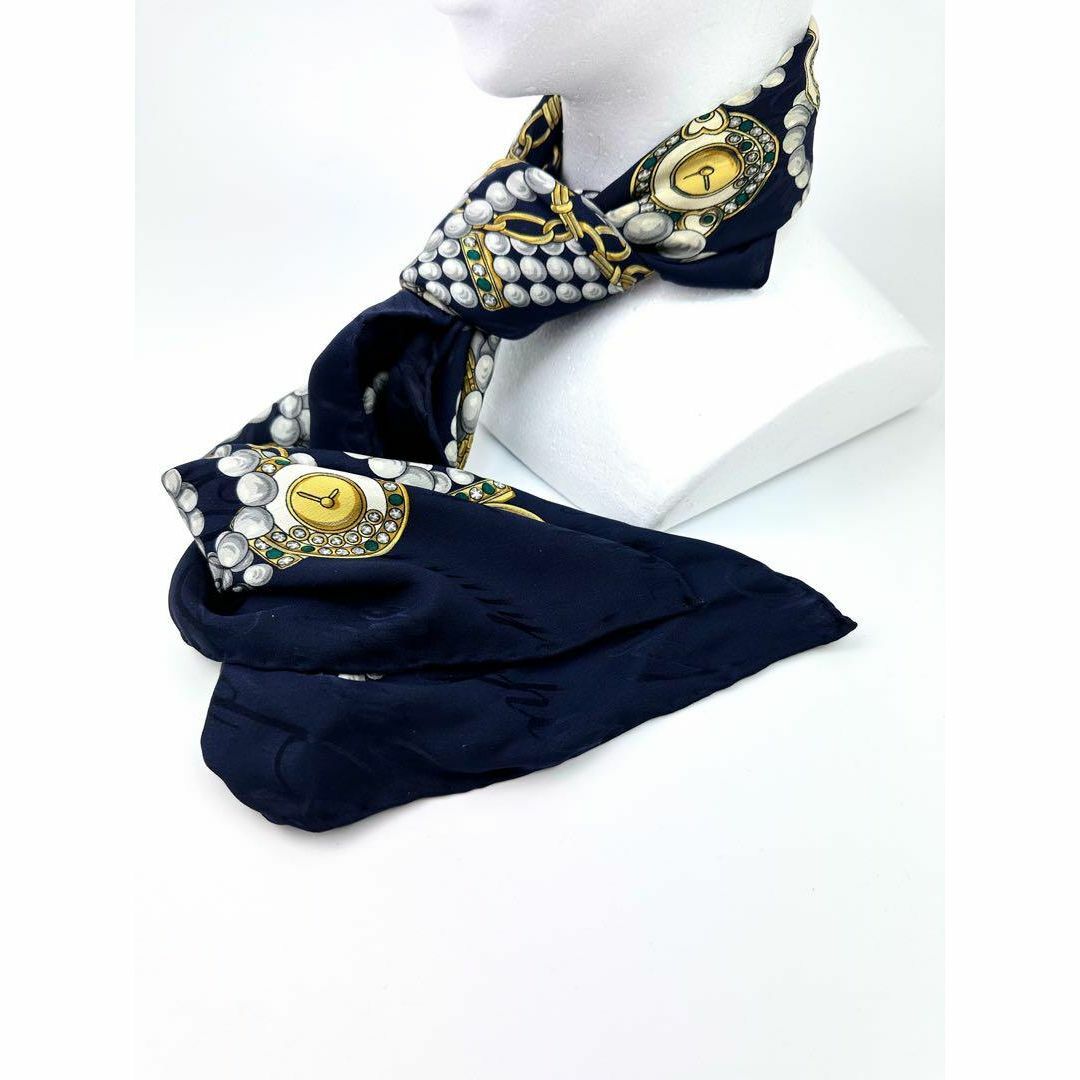 Chopard(ショパール)のショパール　Chopard大判スカーフ　シルク100% 首飾り　真珠　チェーン レディースのファッション小物(バンダナ/スカーフ)の商品写真
