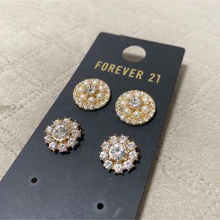 フォーエバートゥエンティーワン(FOREVER 21)のピアス 両耳2セット 新品未使用(ピアス)