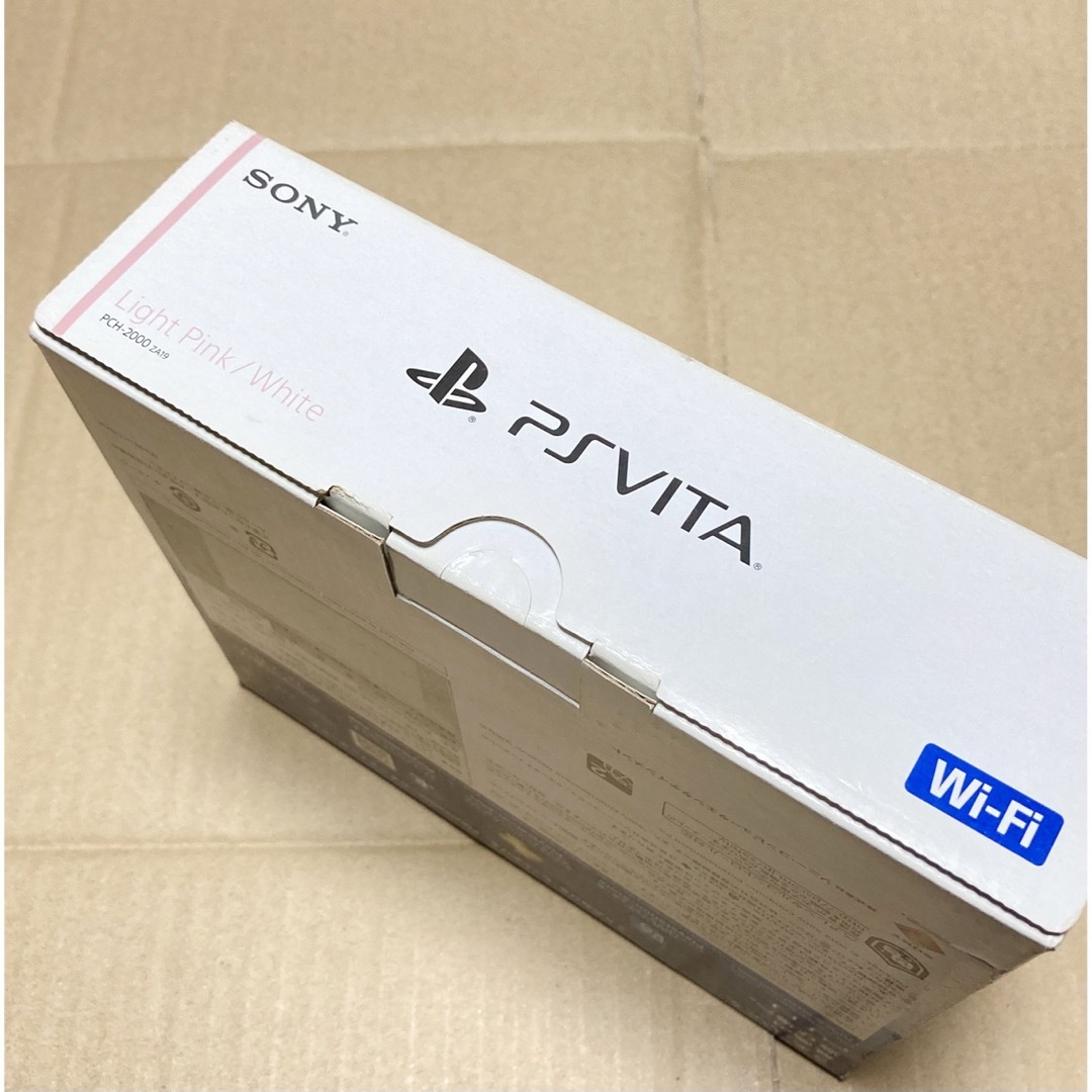 PlayStation Vita(プレイステーションヴィータ)の【新品未使用品】PS Vita PCH-2000ZA19 ライトピンク／ホワイト エンタメ/ホビーのゲームソフト/ゲーム機本体(携帯用ゲーム機本体)の商品写真