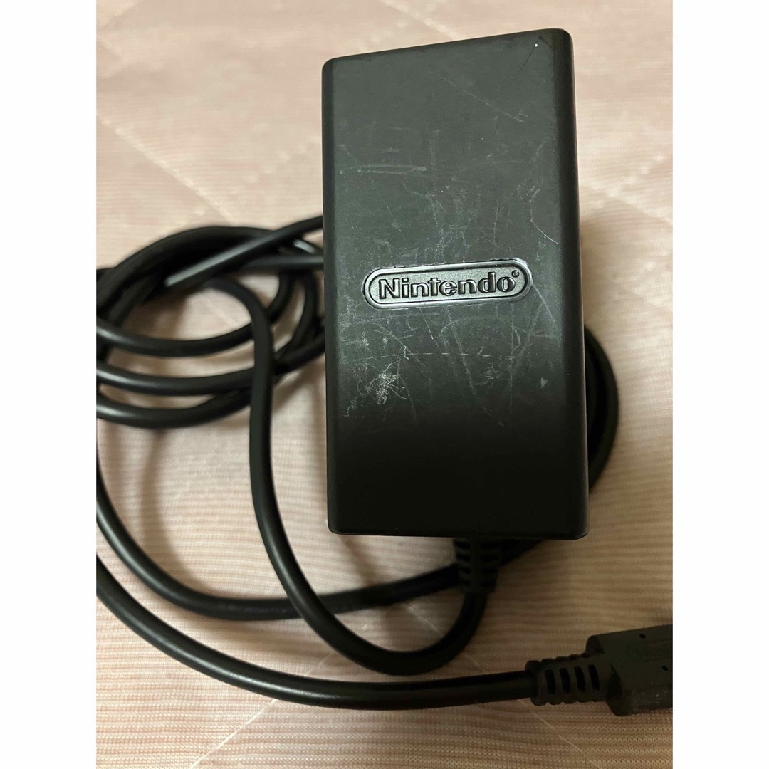 Nintendo Switch(ニンテンドースイッチ)のSwitch純正充電器 エンタメ/ホビーのゲームソフト/ゲーム機本体(携帯用ゲーム機本体)の商品写真
