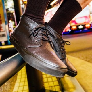 ヴァンズ(VANS)のvans チャッカ　レザー(スニーカー)