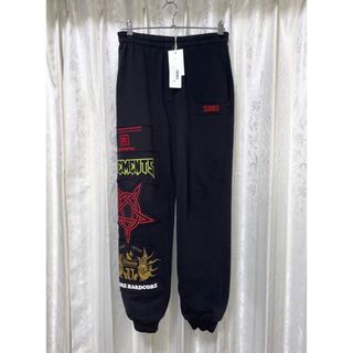 VETEMENTS - 【新品】VETEMENTS 五芒星ワッペン スウェットパンツの