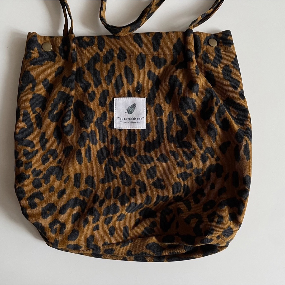 【売り切り】トートバッグ*ショルダーバッグ A4サイズもゆったり 豹 レオパード レディースのバッグ(トートバッグ)の商品写真