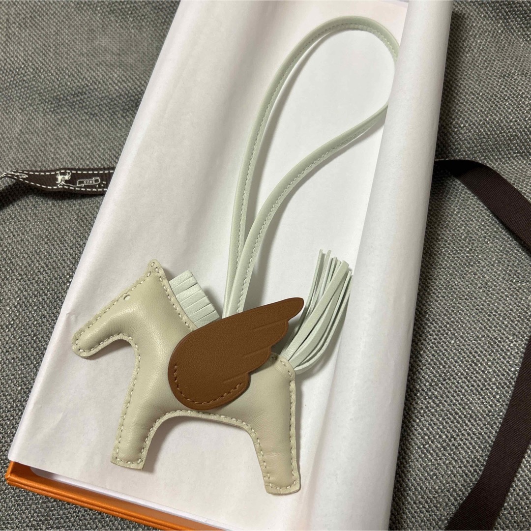 HERMES ペガサス　新品未使用　新色