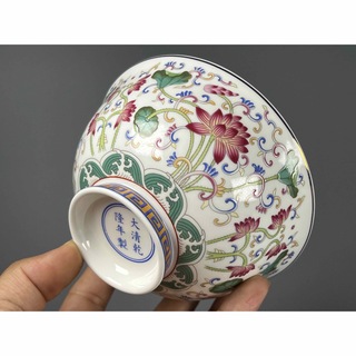 中国　大清乾隆年製　薄胎粉彩　輪花碗　箱付　V　4519