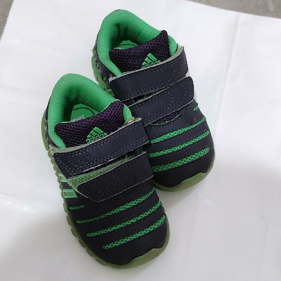 adidas(アディダス)のアディダススニーカー 13cm キッズ/ベビー/マタニティのベビー靴/シューズ(~14cm)(スニーカー)の商品写真