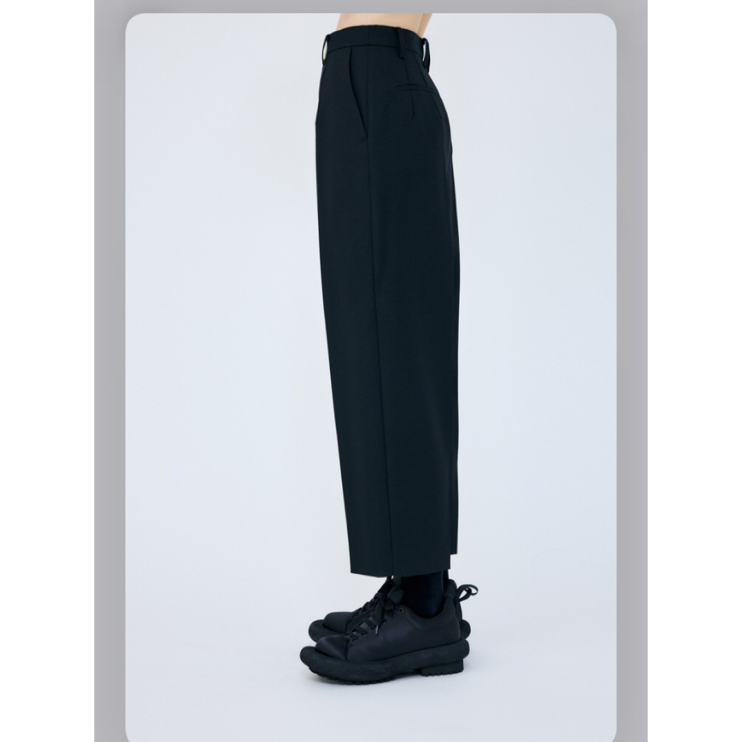 ENFOLD(エンフォルド)のenfold ENFOLD CROPPED TAPERED-TROUSERS レディースのパンツ(カジュアルパンツ)の商品写真