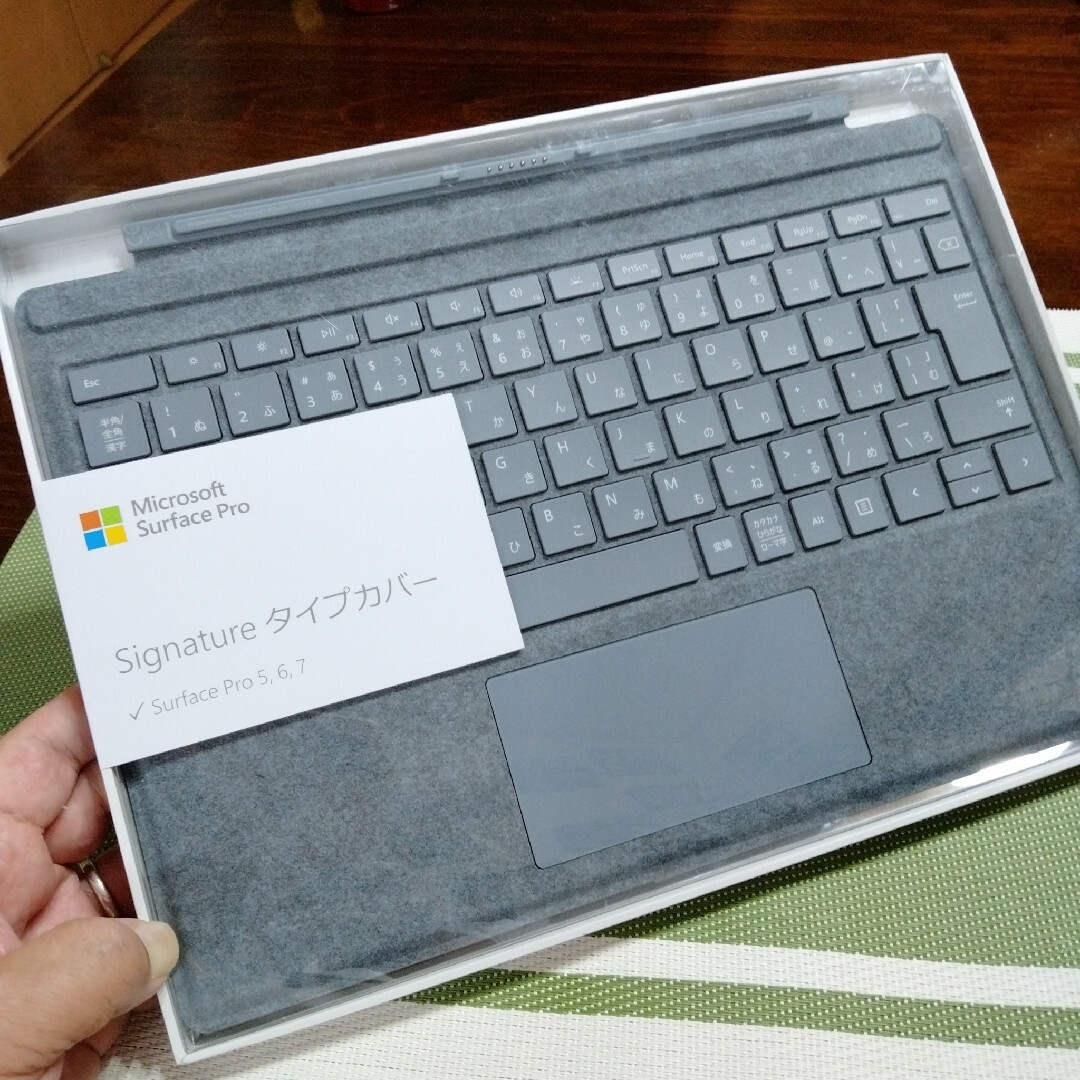 Microsoft(マイクロソフト)のSurface Pro5.6.7 Signature タイプ カバー… スマホ/家電/カメラのPC/タブレット(PC周辺機器)の商品写真