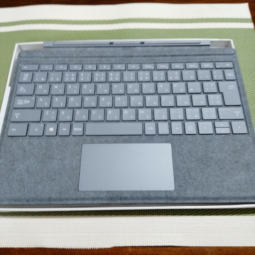 Microsoft(マイクロソフト)のSurface Pro5.6.7 Signature タイプ カバー… スマホ/家電/カメラのPC/タブレット(PC周辺機器)の商品写真