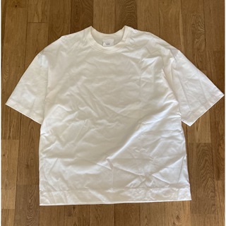 チノ(CINOH)のcinoh チノ　Tシャツ　エクリュ　サイズ44(カットソー(半袖/袖なし))