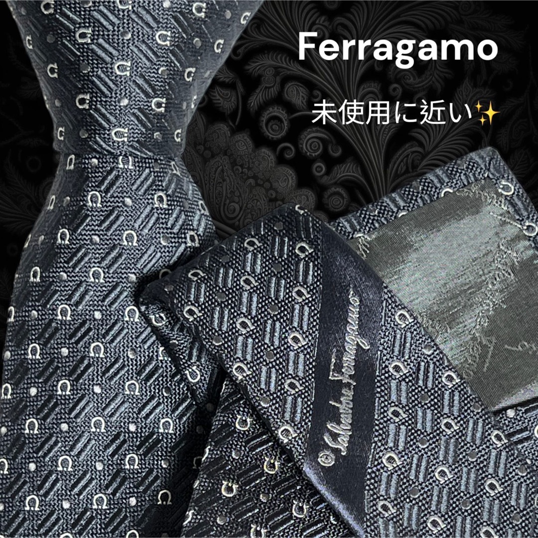 ✨極美品✨人気柄✨ Ferragamo イタリア製 ガンチーニ グレー系