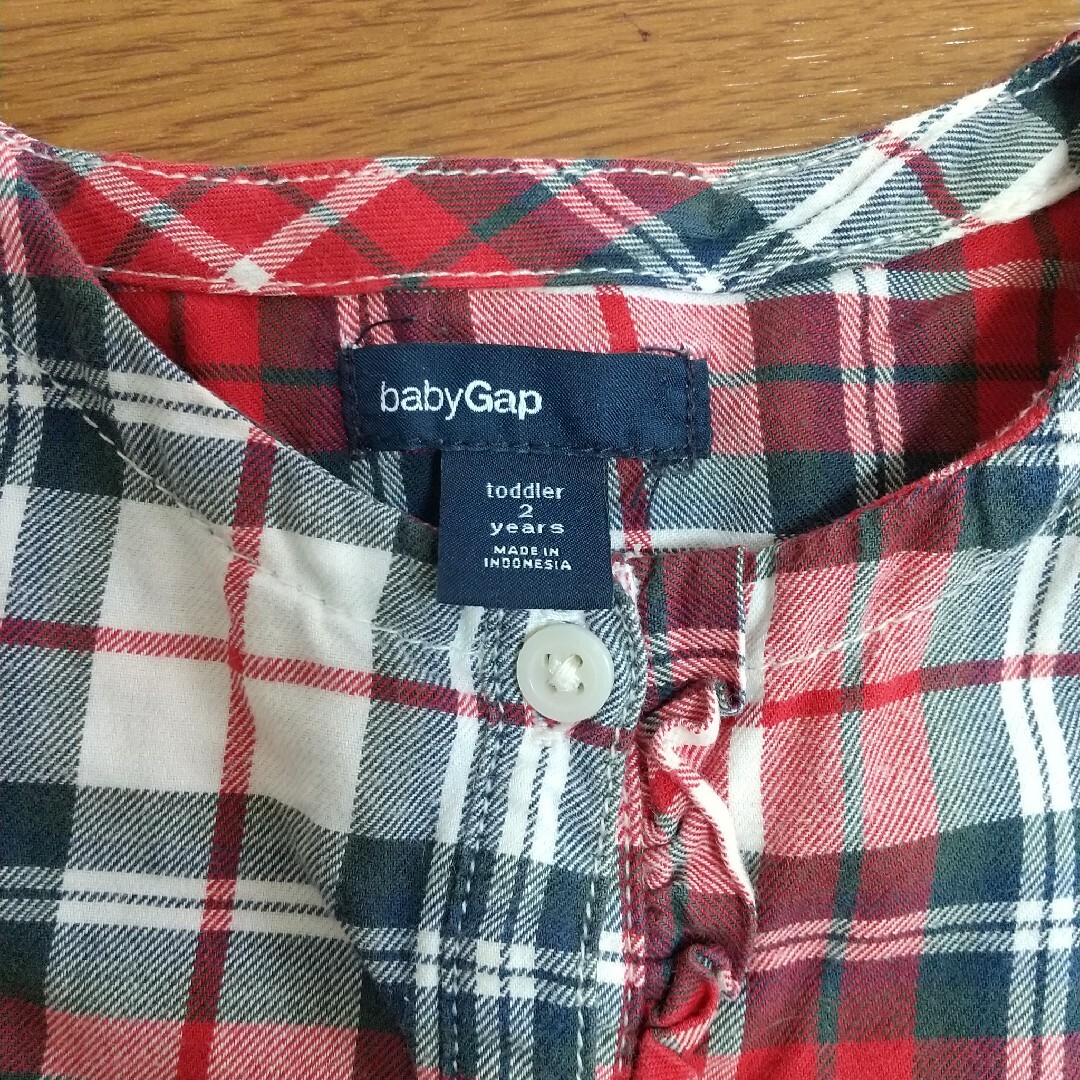 babyGAP(ベビーギャップ)の女の子 キッズ 長袖 チェックシャツ ベビー ギャップ キッズ/ベビー/マタニティのキッズ服女の子用(90cm~)(ブラウス)の商品写真