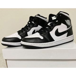 Jordan Brand（NIKE） - 【新品】NIKE AIR JORDAN 1 MID パンダ