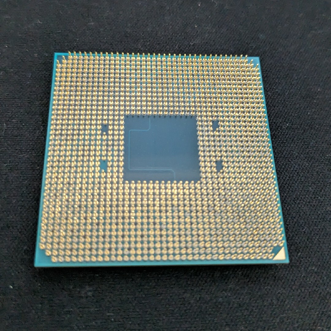 AMD(エーエムディー)のAMD Ryzen 3 2200G BOX スマホ/家電/カメラのPC/タブレット(PCパーツ)の商品写真