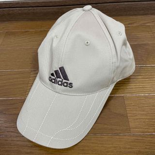 アディダス(adidas)の帽子　未使用品　adidasキャップ　フリーサイズ　ベージュ(キャップ)