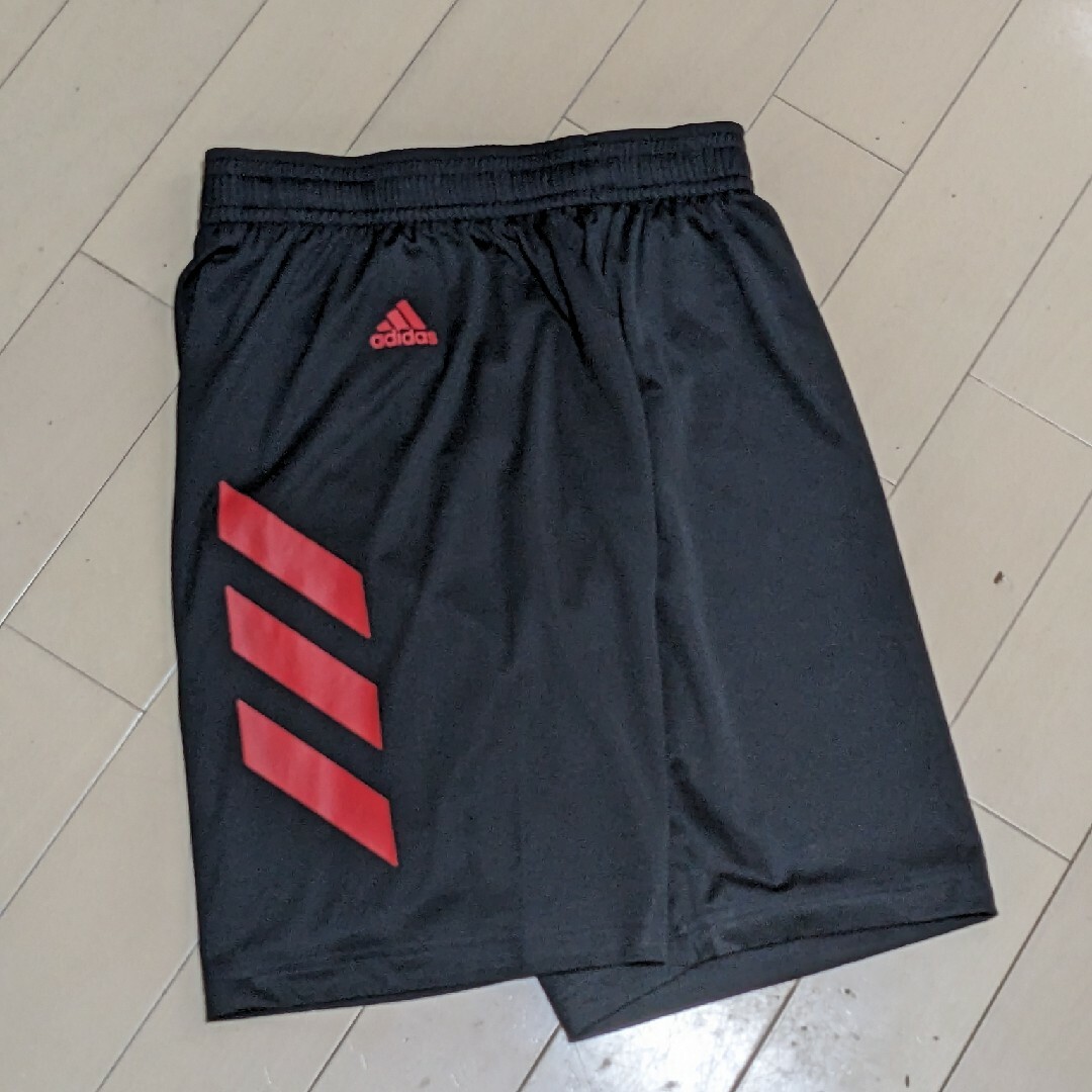 adidas(アディダス)のadidas　ハーフパンツ メンズのパンツ(ショートパンツ)の商品写真