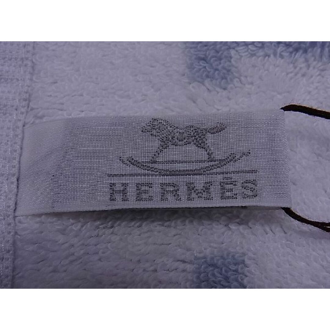 Hermes(エルメス)の■新品■未使用■ HERMES エルメス アヴァロン コットン100％ ハンドタオル レディース メンズ ホワイト系×ライトブルー系 AN8473  レディースのファッション小物(その他)の商品写真