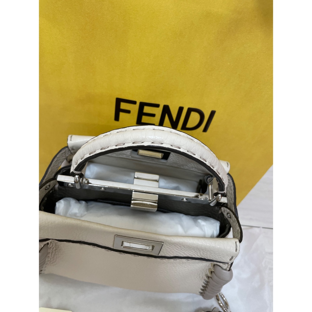 フェンディ FENDI ミニピーカブー ホワイト クリーム 銀座シックスにて購入