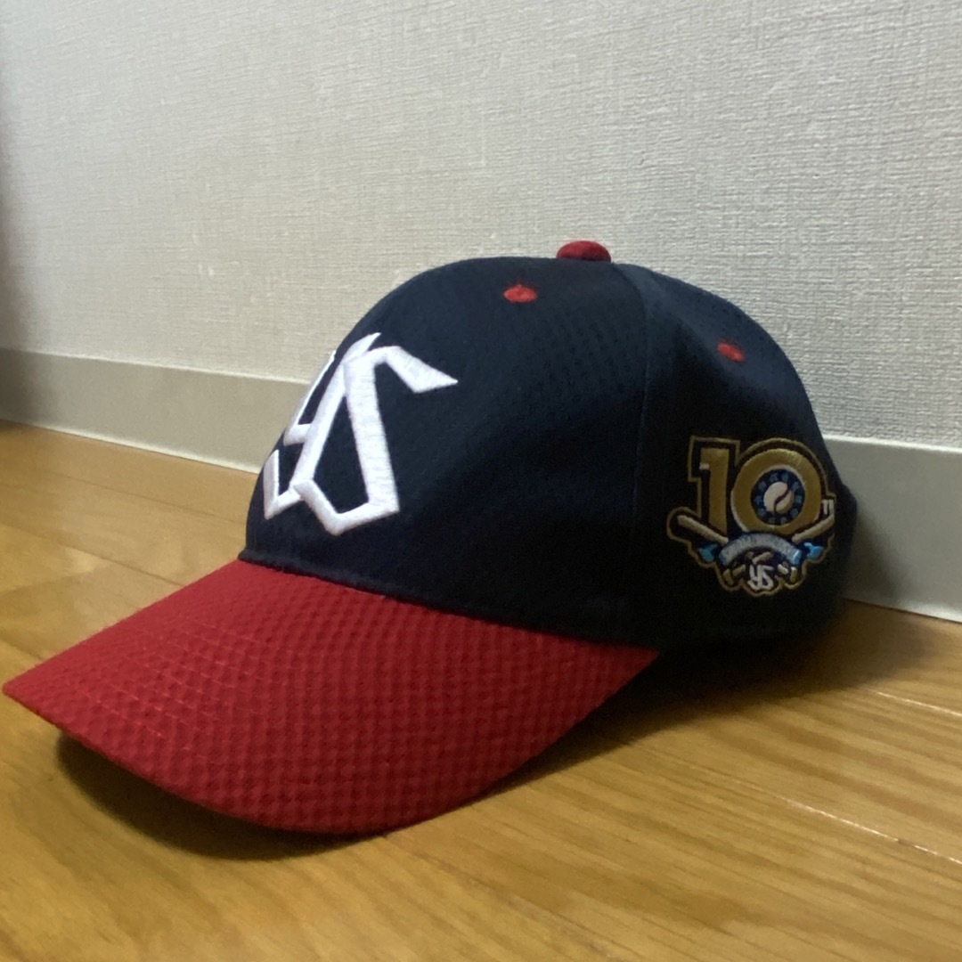 東京ヤクルトスワローズ(トウキョウヤクルトスワローズ)の新品未使用　ヤクルトスワローズ　キャップ　57-61 スポーツ/アウトドアの野球(応援グッズ)の商品写真