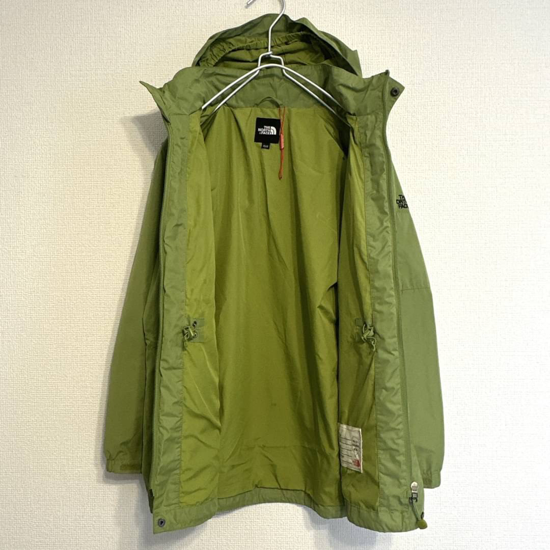 THE NORTH FACE(ザノースフェイス)のノースフェイス マウンテンパーカー 黄 緑　150 キッズ 美品 フード付   キッズ/ベビー/マタニティのキッズ服男の子用(90cm~)(ジャケット/上着)の商品写真