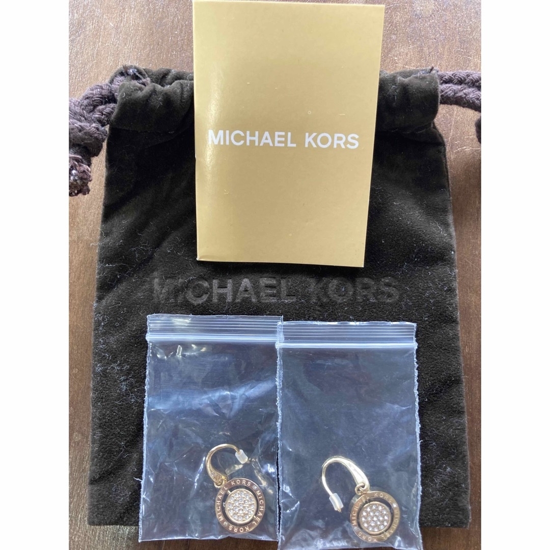 Michael Kors(マイケルコース)のMICHAEL KORS マイケルコース ゴールドトーン ピアス レディースのアクセサリー(ピアス)の商品写真