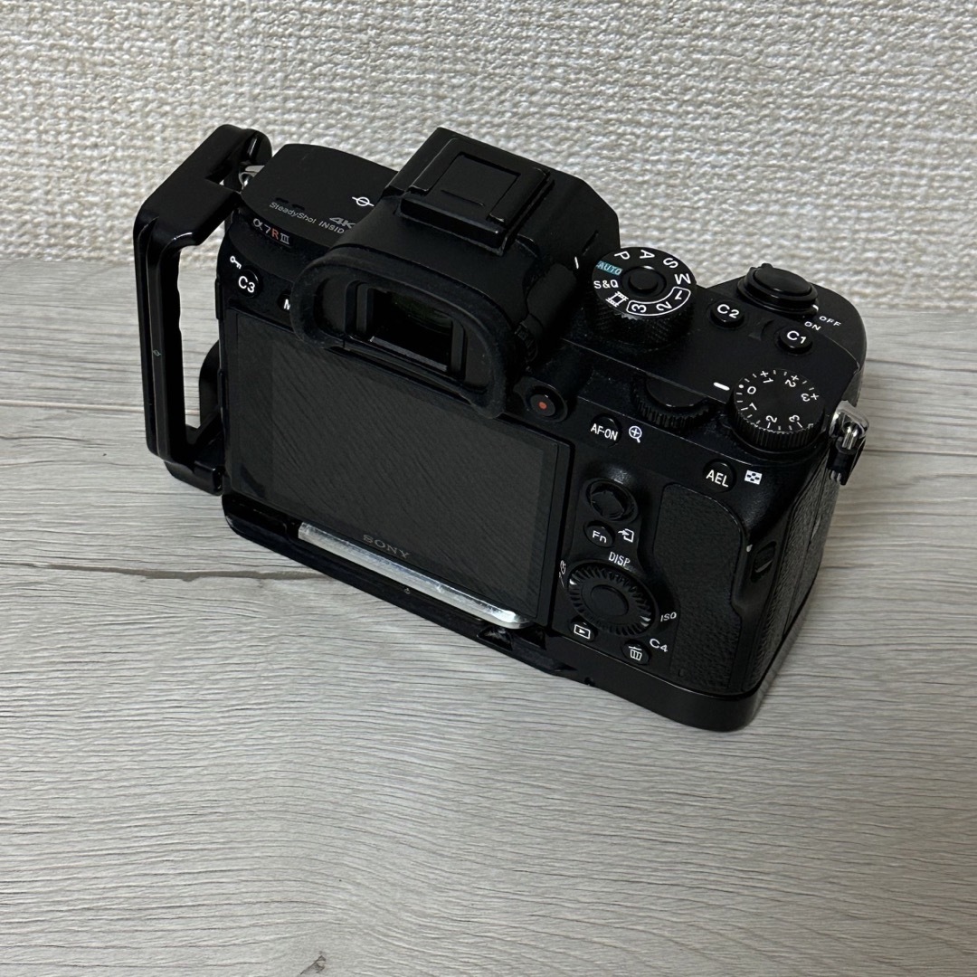 SONY(ソニー)のSONY α7RⅢ ILCE-7RM3 + RRS L字プレートセット スマホ/家電/カメラのカメラ(ミラーレス一眼)の商品写真