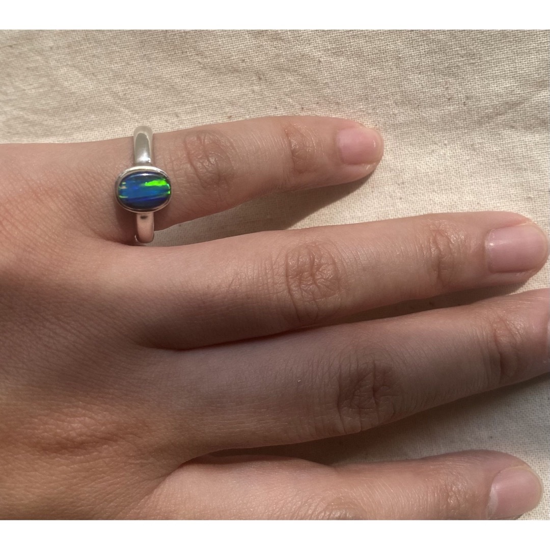 手元で舞い彩る七色の光天然宝石オパールリング　14号SILVER925 sつQ1 メンズのアクセサリー(リング(指輪))の商品写真
